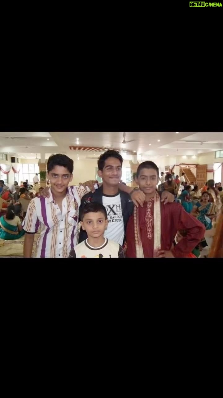 Sumedh Mudgalkar Instagram - Brothers! We’ve had a roller coaster ride of our own! Its beautiful how we all are the same kids inside with the same nature, just a little older, responsible and understanding, . I guess thats how life happened to us! Love ❤️ आपलं पुणे