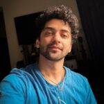 Sumedh Mudgalkar Instagram - Day 954 of the golden light telling me- Leave yourself a little far from ‘the idea of you’ , to actually understand the vastness of your existence. Life’s good. And thats how i choose to see it. 🤟🏻✨ #grateful
