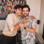 Sumedh Mudgalkar Instagram - प्रिय भावा @beatking_sumedh , तुझ्या आयुष्यात सर्व चांगला गोष्टी घडोत, भरपूर आनंद आणि सुखदायक आठवणी तुला मिळोत. आजचा दिवस तुझ्या आयुष्याची नवी सुरूवात ठरो, जर मला बेस्ट ब्रदरला निवडायचं असेल तर मी तुलाच निवडेन. भाऊ आपणास वाढदिवसाच्या हार्दिक शुभेच्छा #birthday #dosti #pyar Edit- @rahul_editography_2003