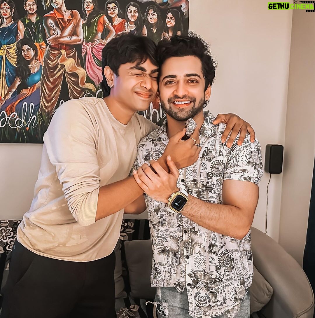Sumedh Mudgalkar Instagram - प्रिय भावा @beatking_sumedh , तुझ्या आयुष्यात सर्व चांगला गोष्टी घडोत, भरपूर आनंद आणि सुखदायक आठवणी तुला मिळोत. आजचा दिवस तुझ्या आयुष्याची नवी सुरूवात ठरो, जर मला बेस्ट ब्रदरला निवडायचं असेल तर मी तुलाच निवडेन. भाऊ आपणास वाढदिवसाच्या हार्दिक शुभेच्छा #birthday #dosti #pyar Edit- @rahul_editography_2003