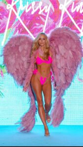 Summer Rae Instagram - A fantasy baby 💕🪽 #nyfw #swimweek New York, New York
