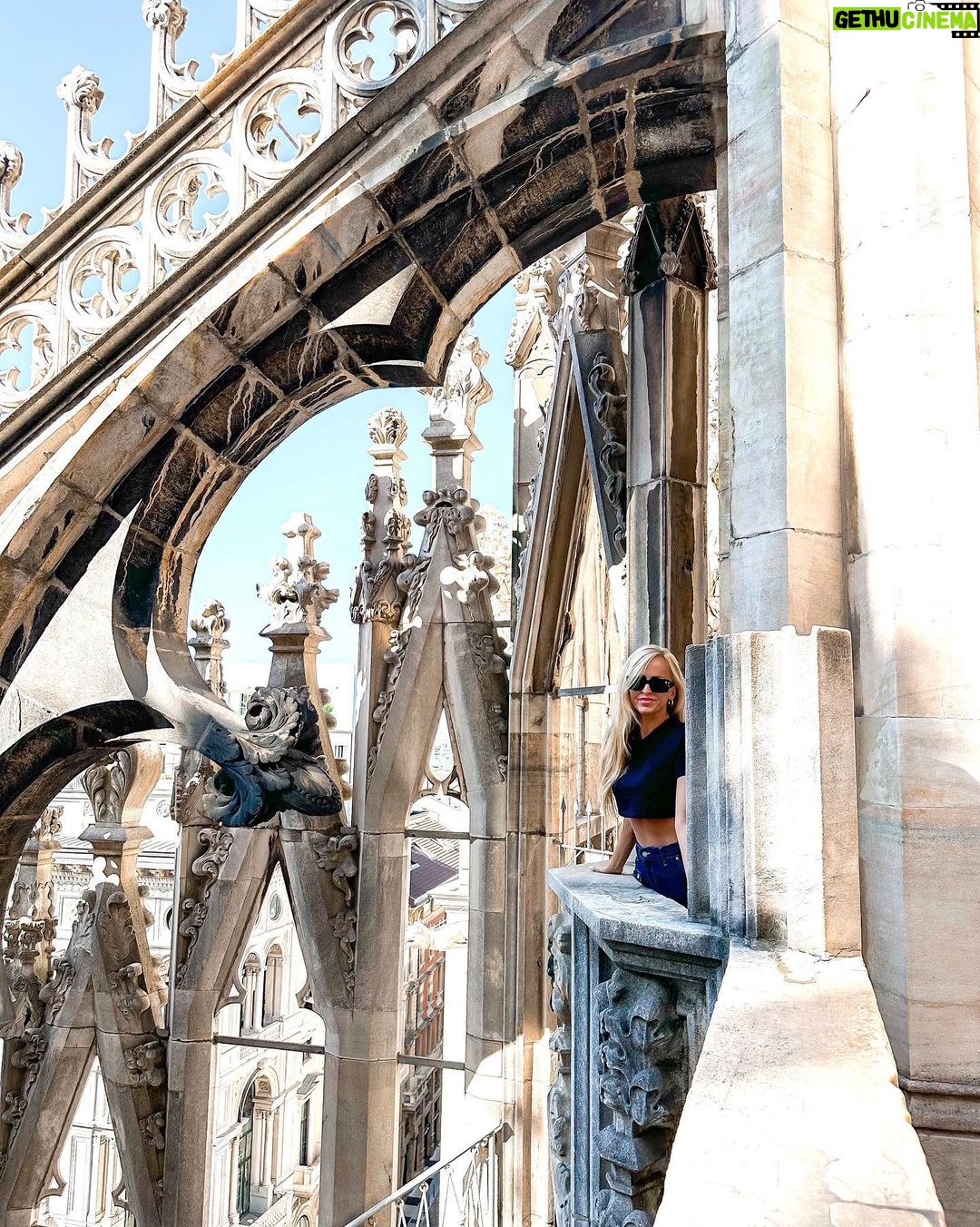 Summer Rae Instagram - tourist. Duomo di Milano - Milan Cathedral