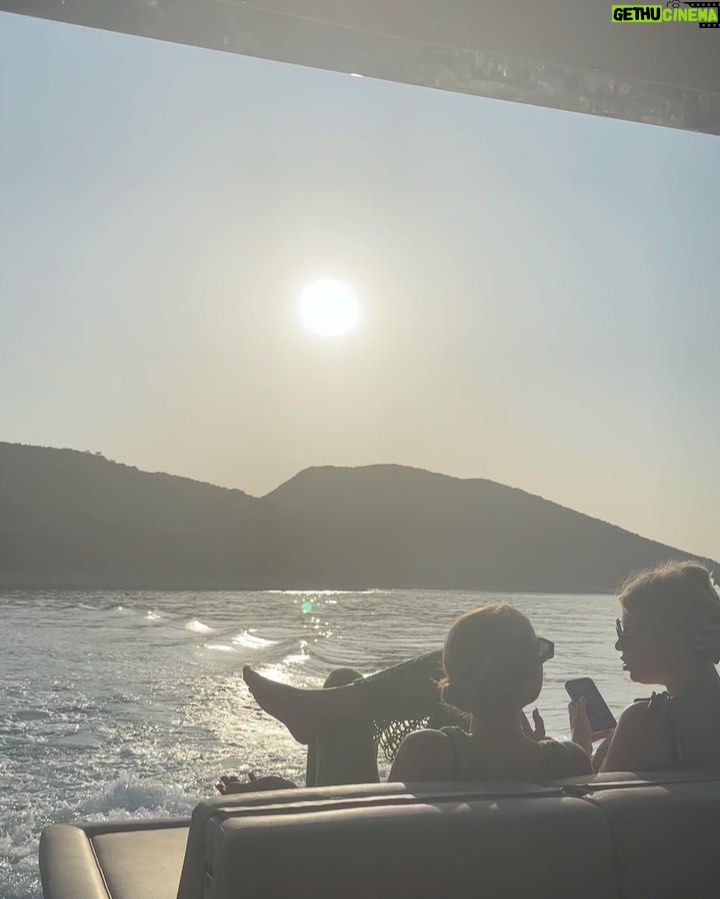 Summer Rae Instagram - POV: trip made it out of the group chat International Waters