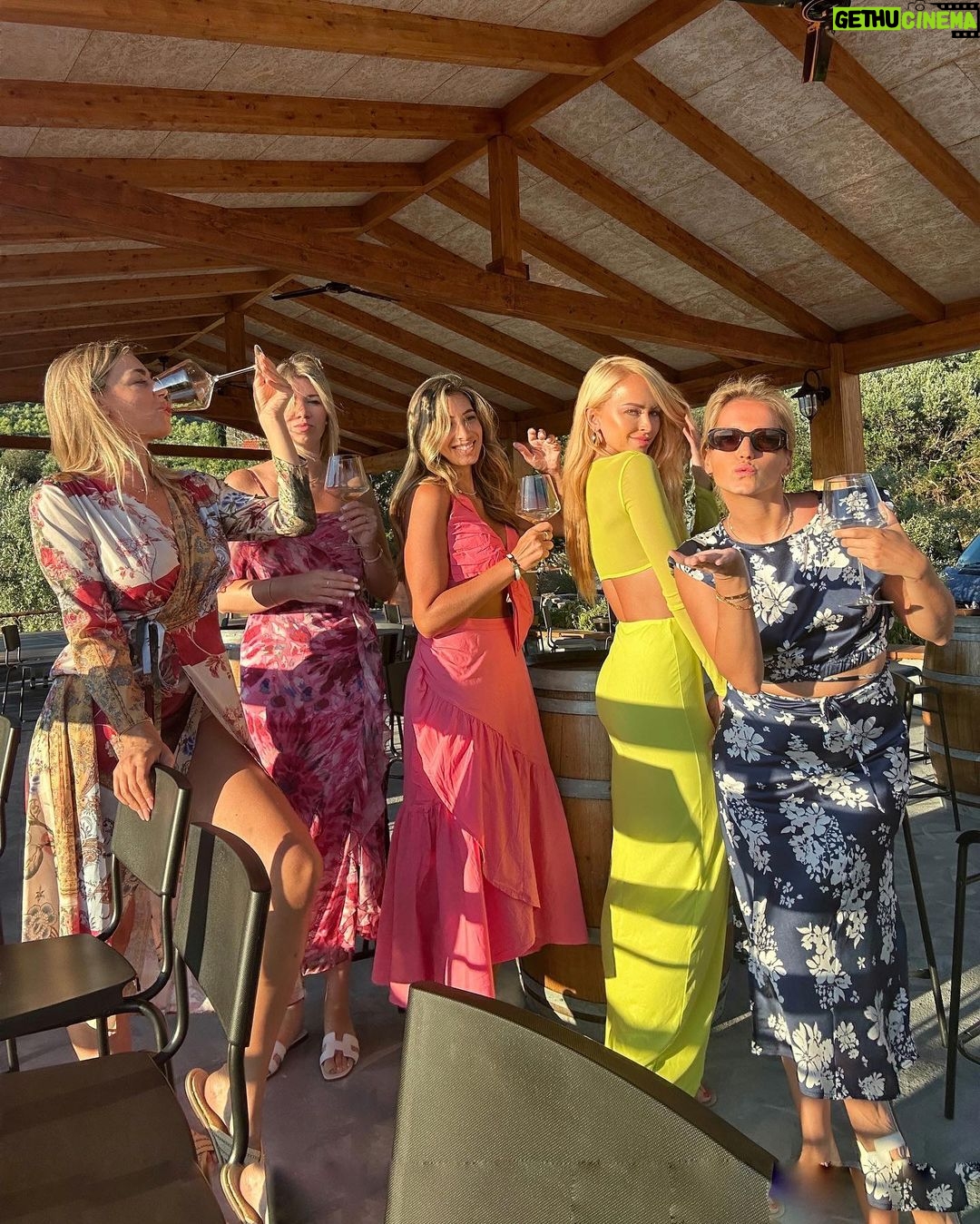 Summer Rae Instagram - POV: trip made it out of the group chat International Waters
