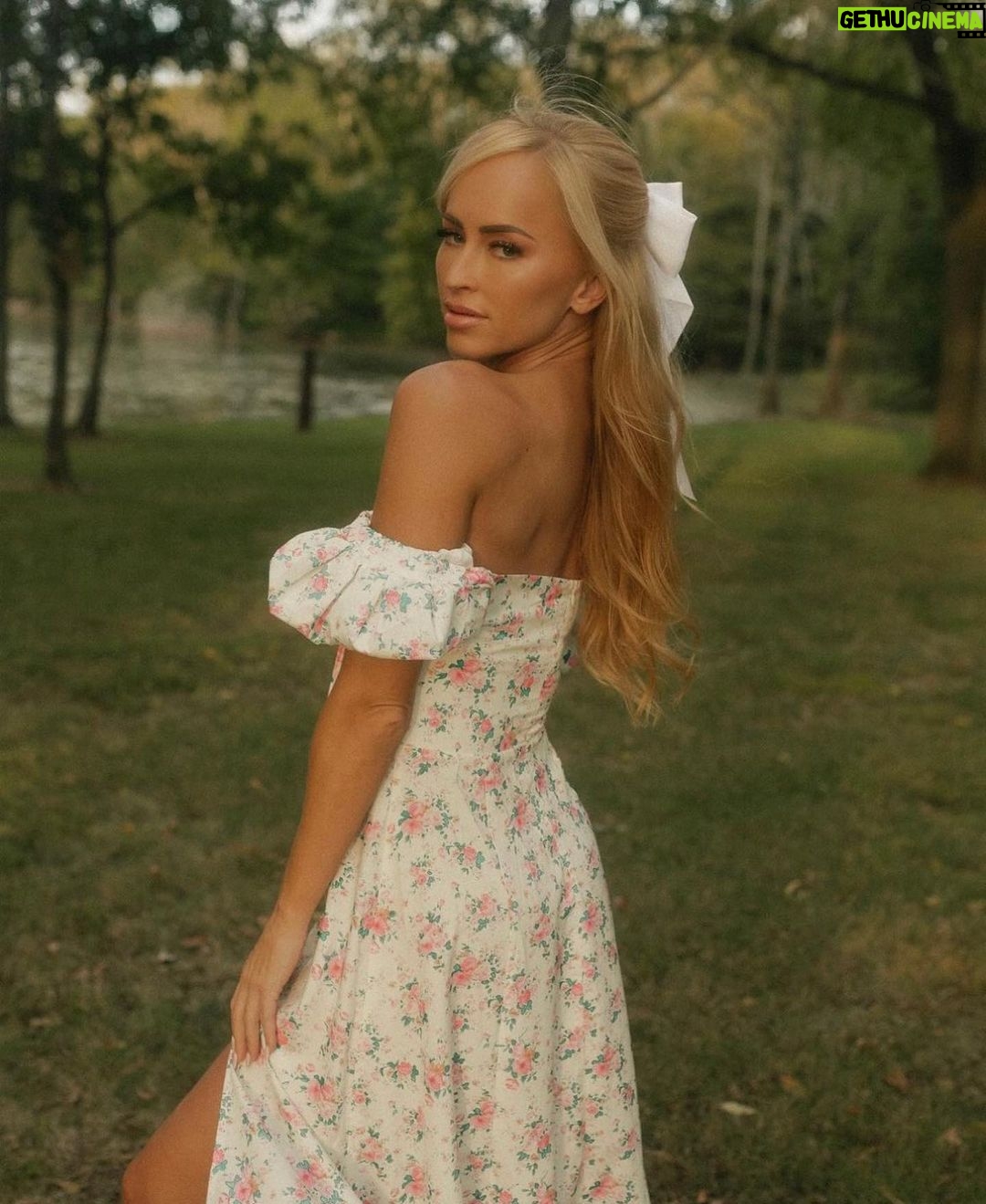 Summer Rae Instagram - /lov•er Asheville, North Carolina