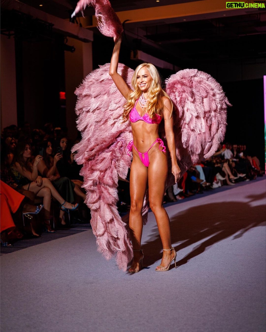 Summer Rae Instagram - a n g e l e n e r g y 🪽 New York, New York