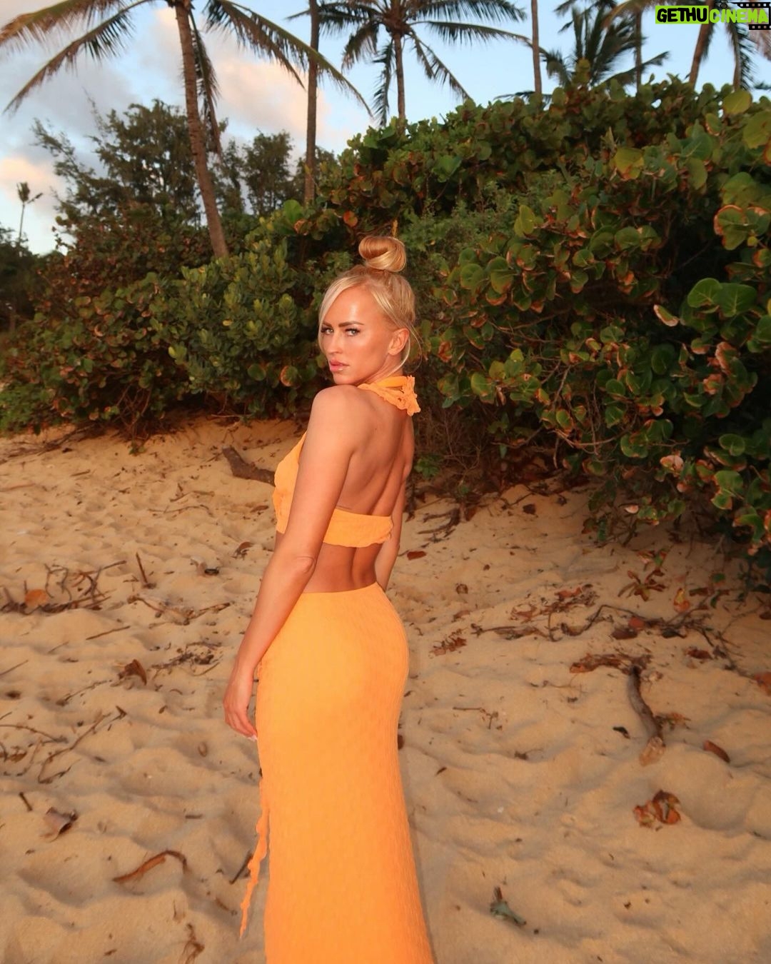 Summer Rae Instagram - island girl. North Shore, Oahu, Hawaii