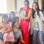 Sumona Chakravarti Instagram – Maasi/Bua with the Gen Z & Gen Alpha 😎 
 
🌸🐘
🐘🌸

Missed my other two Canadian munchkins 🥰@ayesharma