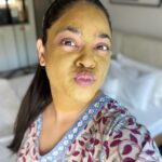 Sumona Chakravarti Instagram – Weekend TLC…. 💞

“What do you do for your skin ?” 
– is the most common question i get asked

Yes the Bengali genes 🧬 are there, but one cannot take it for granted & not care for maintenance.

🔸Good night’s sleep. 
🔹Drinking lots of water. 
🔸NEVER go to sleep with make up on. Never. Even if you’re dead tired or drunk or whatever. Not a dot of make up should be on ur face when you go to bed. 
🔹Cleanser. Toner. Moisturiser. Sunscreen for AM & Night cream for PM. 
🔸My personal opinion (one that i live by) – you don’t always have to wear make up. Let the skin breathe. Keeping it as natural as possible. Remember less is more. 

Some extra TLC that i indulge in whenever i get the time-
•Facial once in 2 months
•Rubbing ice cube on face (whenever I remember😬)
•Fresh aloe vera 
•Or some homemade face pack like the one above –
Multani mitti + rose water+ honey 
(Face + Neck always!)

Ciao 🌷