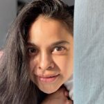 Sumona Chakravarti Instagram – Because
1.) the setting sun was beautiful 
2.) i learned how to set voice control command “click” on iPhone to capture a photo Yaaaaay 🙌🏽
3.) played around with portrait mode stage light option as well. 
🦭🦭🦭

Have a good week ahead !
Ciao 🐒

#NoFilter #NoEdits #GreyHairDontCare  #PimpleIsMyNewBFF 🙄