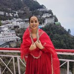 Sunanda Sharma Instagram - The only one who can satisfy the Human Heart, Is the one Who Created it.. 🕉️ #jaimatadi 🙏🌸 Vaishno Devi