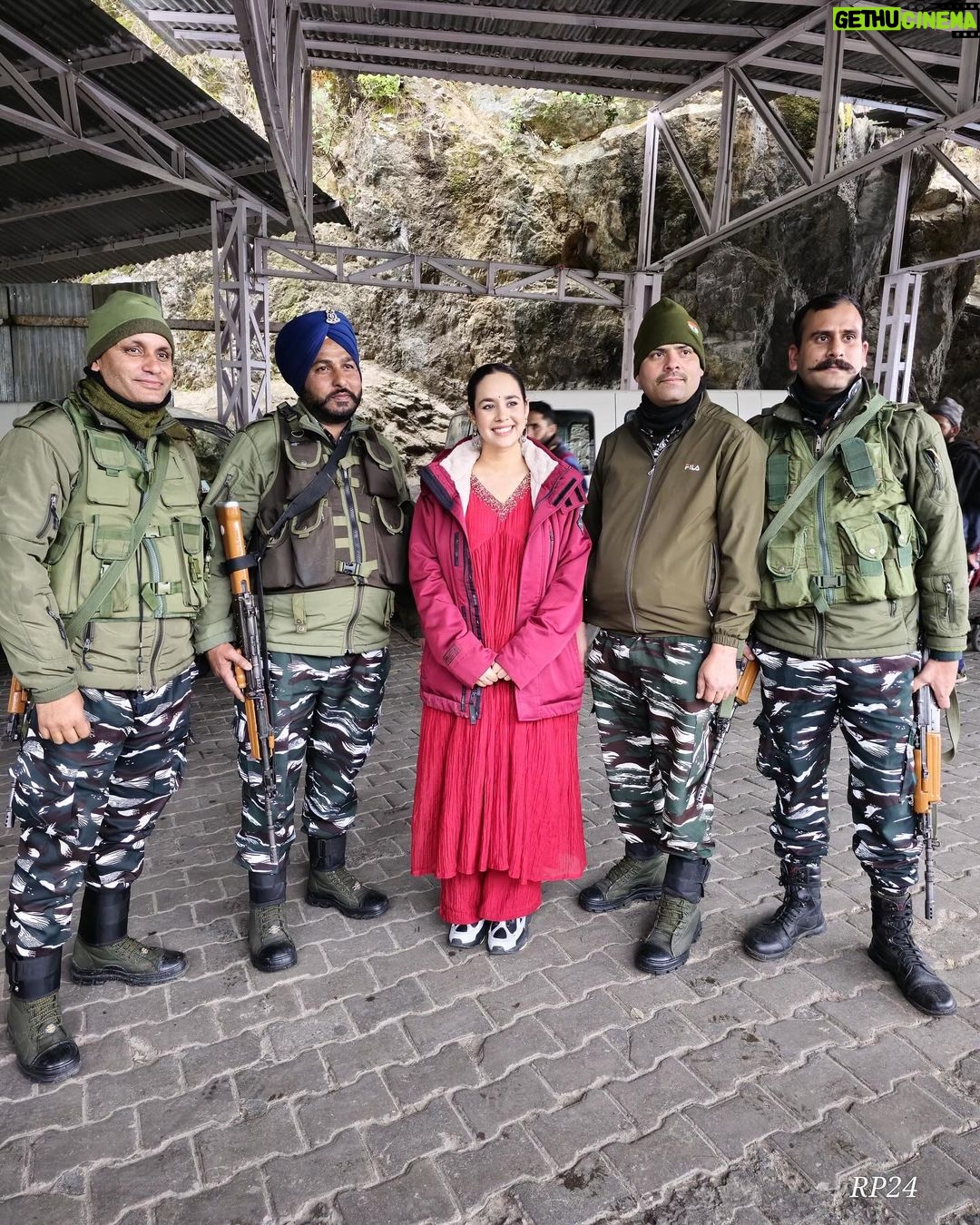 Sunanda Sharma Instagram - The only one who can satisfy the Human Heart, Is the one Who Created it.. 🕉️ #jaimatadi 🙏🌸 Vaishno Devi