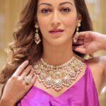 Sunayana Fozdar Instagram - #ad Of All the roles and relationships I have, I wanted to celebrate the one i have with myself. This Diwali was the perfect occasion to pamper myself with Jewellery from @irasvafinejewellery! Was spoilt for choice with their exclusive and intricate handcrafted Fine Diamond and Jadau jewellery pieces💕 Felt the Modern Day princess Vibe! Take Your pick from their newly opened lrasva store in Borivali West. They also have a special 100% off on making charges from 9th - 11th November. 11am to 8:30pm So head down there and celebrate yourself 🫶 . . . . . . T&C apply. #IrasvaBorivali #irasva #irasvafinejewellery