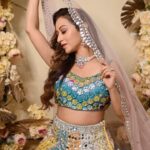 Sunayana Fozdar Instagram - Shaadi Season ho ya Festive Season TRANSITION ka Season is always in 😌💕 📷 - @mirajverma_photography Edited - @ibtraditionalphotography Muah - @makeoverbysejalthakkar Outfit/Accessories - @krupa_jain Team - @greenlight__media