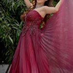 Sunayana Fozdar Instagram - Laal Ishq 🌹 Hello November !! Believing in the magic of November 🪄🧚‍♀️ 📷 - @mirajverma_photography Edited - @anmol_0414 Muah - @makeoverbysejalthakkar Outfit/Accessories - @krupa_jain Team - @greenlight__media