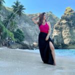 Sunayana Fozdar Instagram - Salty Air ,breeze in my Hair ,tropical stare!🏝️🌊 📍 @diamondbeachnusapenida . . Pov : dreaming of a beach backyard Vacay Home🥰☀️🏝️ #beachhouse #vacaywithdrawals Diamond Beach Nusa Penida