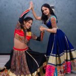 Sunayana Fozdar Instagram - May the occasion of Navratri be the beginning of new and beautiful things in your life. ❤️ Shubh Navratri..✨ Outfits - @rishh_designs Studio - @byou.in @tejalpimpley Choreography- @kanishkaaaa Shot by - @vikasgorule HMU - @nidhikrishnamuurthy . . #navratri #dancereels #trendingreels #reelitfeelit #day1 #explore #fyp #dance #garba
