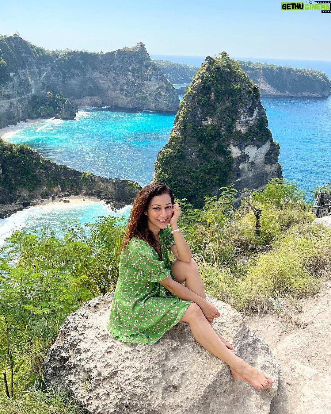 Sunayana Fozdar Instagram - Phir se udd chala 🕊️ #saturdaythoughts 📍 Nusa penida, Bali (Rumah pohon tree house) P.S: we capture moments,memories,places so that we can go back there whenever we want 🫶 Time to manifest my next trip ?😅🤔