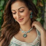 Sunayana Fozdar Instagram - 🤍 . . . 📷 @ibtraditionalphotography Outfit @shivaliahmedabad PR @sonyashaikh Jewellery @swabhimannjewellery Hair @makeover_by_vrush