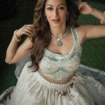 Sunayana Fozdar Instagram - 🤍 . . . 📷 @ibtraditionalphotography Outfit @shivaliahmedabad PR @sonyashaikh Jewellery @swabhimannjewellery Hair @makeover_by_vrush