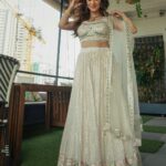 Sunayana Fozdar Instagram - 🤍 . . . 📷 @ibtraditionalphotography Outfit @shivaliahmedabad PR @sonyashaikh Jewellery @swabhimannjewellery Hair @makeover_by_vrush
