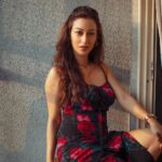 Sunayana Fozdar Instagram - October Sunshine ☀️ In Less than 3 months it’s going to be 2024!!!! This year has surely been such a ride🎡 Guess what’s the best thing that happened to me this year 2023? Clue in the pictures😬 Will pin the right answer!✌️ Wearing @urbanic_in 📷 @ibtraditionalphotography