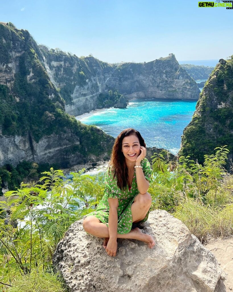 Sunayana Fozdar Instagram - Phir se udd chala 🕊️ #saturdaythoughts 📍 Nusa penida, Bali (Rumah pohon tree house) P.S: we capture moments,memories,places so that we can go back there whenever we want 🫶 Time to manifest my next trip ?😅🤔