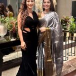 Sunayana Fozdar Instagram - Elegance, grace, and a touch of sass – that's how we do it at the Lokmat Most Stylish Awards 2023 ✨ @lokmat @rishidarda @gladucamepr 🫶 Thank you for a wonderful Evening! Hair - @makeoverbysejalthakkar Outfit - @mireyasanya X @cosmo_bydivya . . . . . . . #lokmatmoststylish #rishidarda #lokmat #lokmatawards