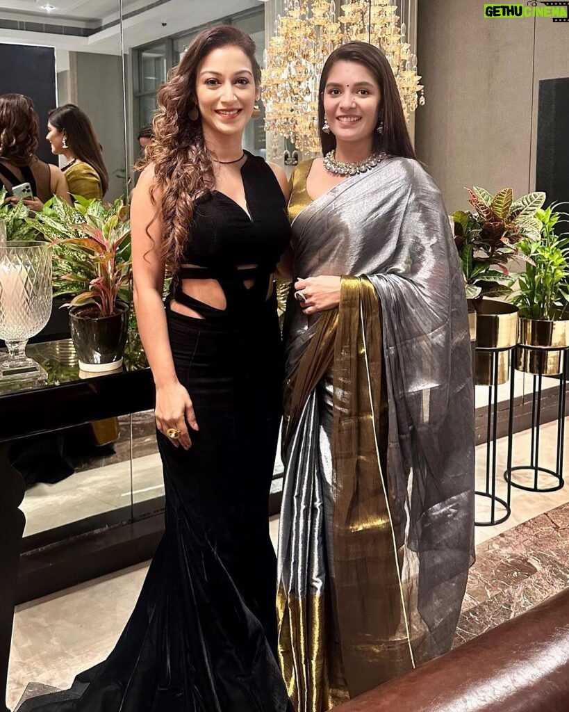 Sunayana Fozdar Instagram - Elegance, grace, and a touch of sass – that's how we do it at the Lokmat Most Stylish Awards 2023 ✨ @lokmat @rishidarda @gladucamepr 🫶 Thank you for a wonderful Evening! Hair - @makeoverbysejalthakkar Outfit - @mireyasanya X @cosmo_bydivya . . . . . . . #lokmatmoststylish #rishidarda #lokmat #lokmatawards