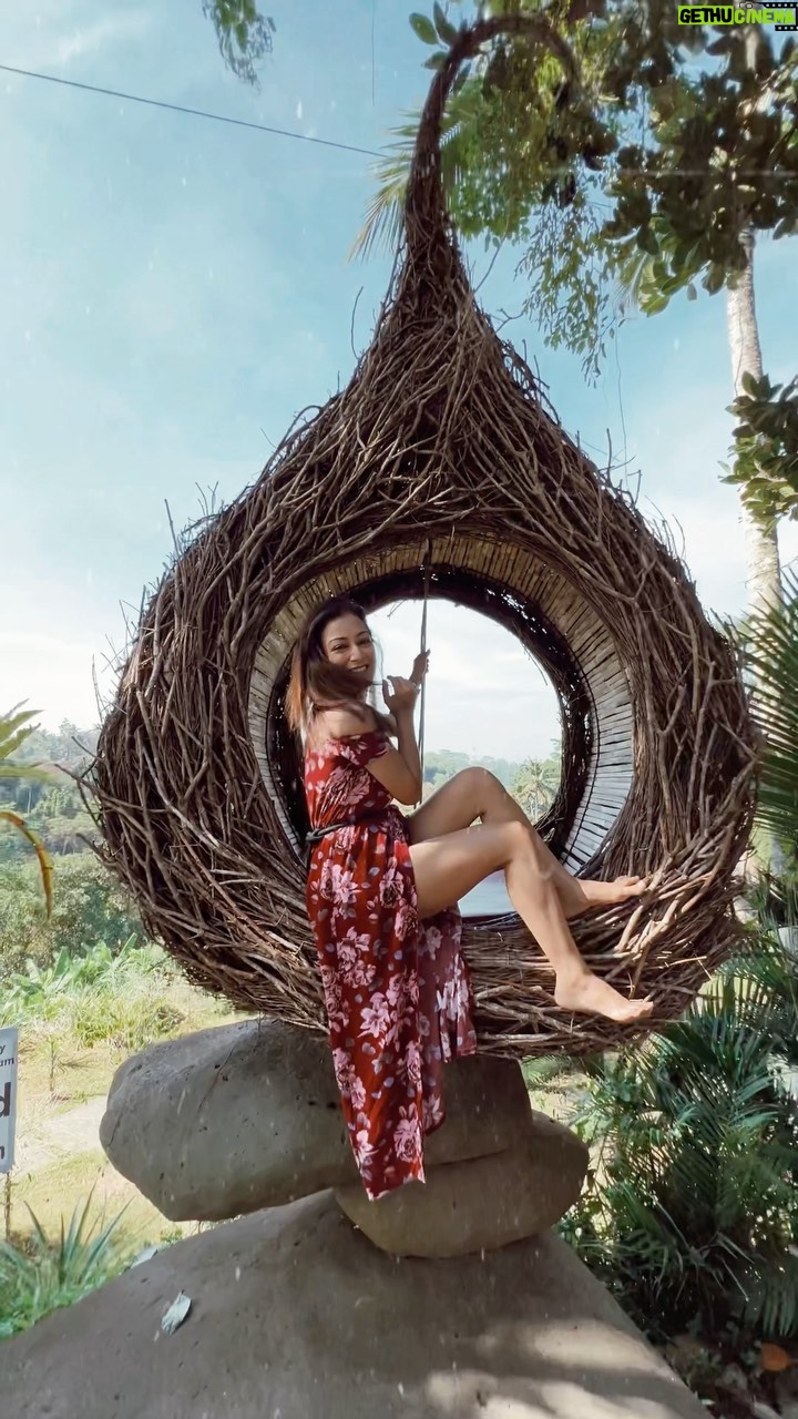 Sunayana Fozdar Instagram - जरूरी नहीं जो भटकते हैं वो गुम हो…🌺 Can’t Miss the Bali swing in Ubud ,where you get to try many other fairytale swings too 💕 #thingstodoinubud . . . . . . . #alohaubudswing #baliadventure #explorebali