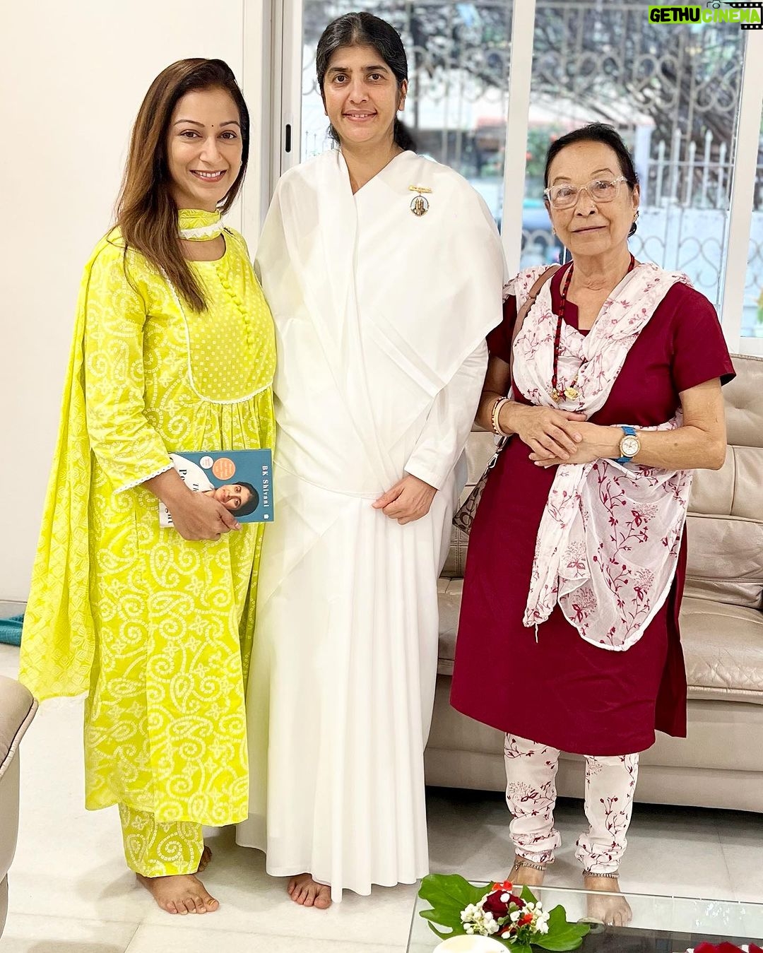 Sunayana Fozdar Instagram - Blessed and Grateful 😇🙏 Thank you @brahmakumaris @bkshivani for The guidance and Love ❤️ That Aura ,that peace and calm that you bestowed upon Us has inspired and enriched us🫶 Thank You Sanjay ji for Making this possible 🙏 OM SHANTI 🙏
