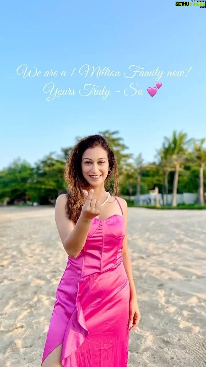 Sunayana Fozdar Instagram - We are now a 1Million fammmmmmm❤️ One thing that I have learnt in this Journey is Consistency and Believing in Yourself every single day especially on days no one does 😊❤️ And lastly …never stop believing in the power of goodness and Love that is what got us here❤️🫶 #lovemyinstafamily P.S: Was waiting to post this one ….😂😂😂