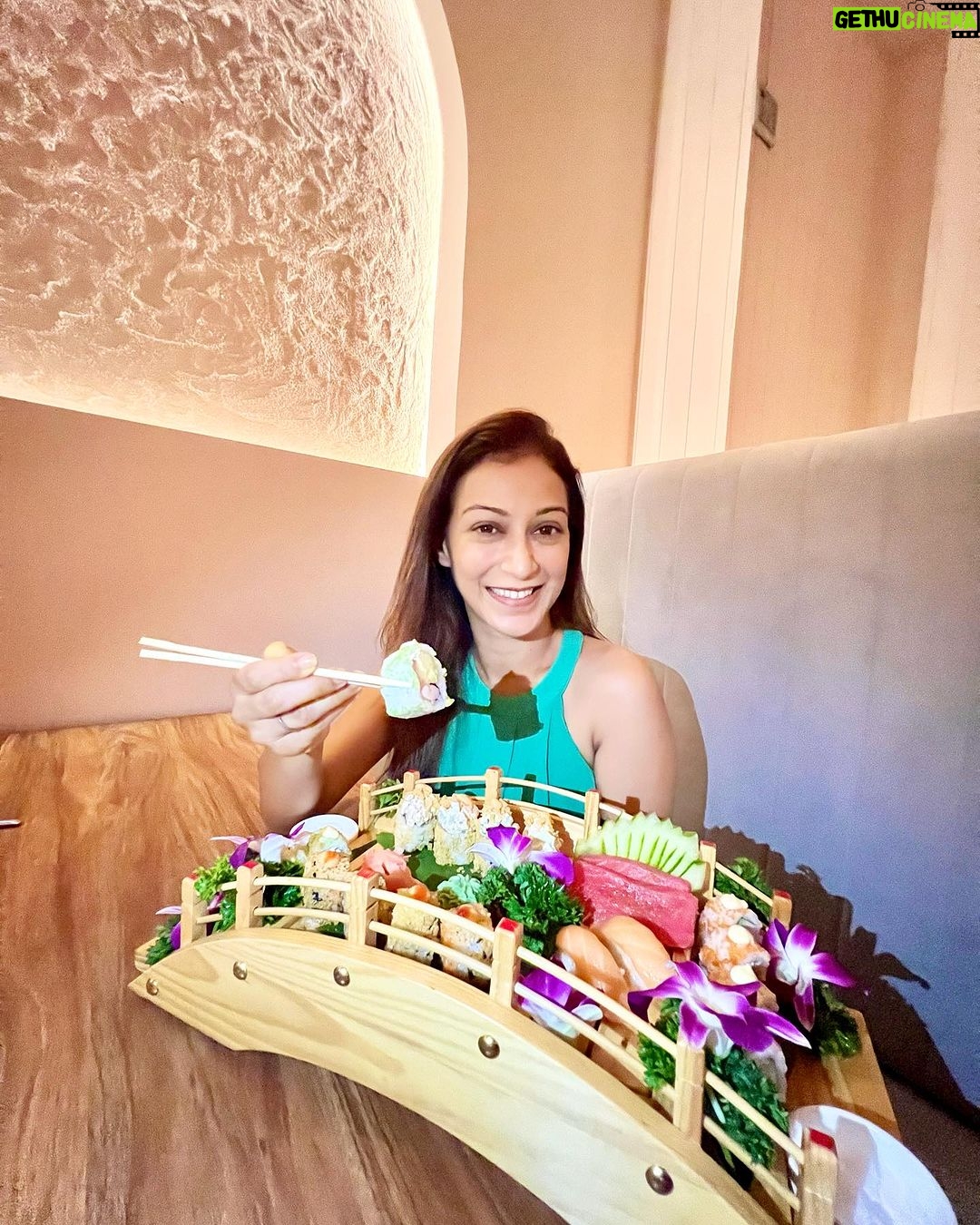 Sunayana Fozdar Instagram - Good Food = Good Beginnings π Loved enjoying this asian extravagant πmeal with my Mains β€οΈ @shifuku.india loved the ambience and the sushi overload !!!!!π±π£π Thank you for hosting us π«Ά