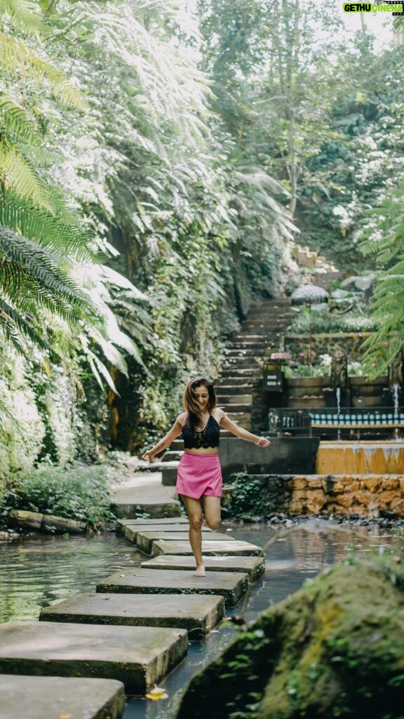 Sunayana Fozdar Instagram - Just July 🫶 A sneak peek of my Therapeutic moments in Bali ….💕 Locations in the Reel: >Aloha ubud swing >diamond beach (Nusa penida) >Finn’s beach club > tegenungan waterfall >savaya club (ulluwatu) >Bali zoo #explorebali #travelistherapy #travelgram #travelblogger #balilife #exploreindonesia #instatravel #balitravel #justjuly