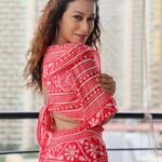 Sunayana Fozdar Instagram - Feeling Red ❤️ Styling : @styling.your.soul Outfit: @styleislandofficial 📷 @ibtraditionalphotography @ibphotography27