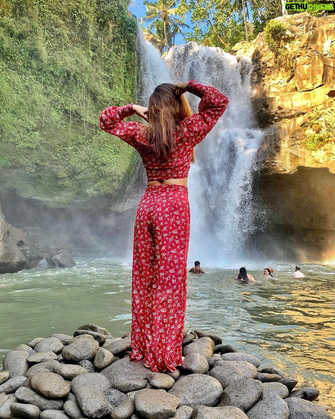 Sunayana Fozdar Instagram - That View though💙 Just like the waterfall Going with the Flow…. 📍tegenungan Waterfall ,Ubud bali Wearing @moonstruckbyss . . . . . . #ubudbali #exploreubud #waterfallsinbali #tegenunganwaterfall #baliwaterfall #thingstodoinbali #waterfall