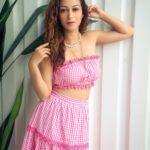 Sunayana Fozdar Instagram - Pinky Promise 💓😂 Feminine and Chic Coords from 👉🏼 @howwhenwearclothing . . . . 📷 @ibtraditionalphotography @ibphotography27