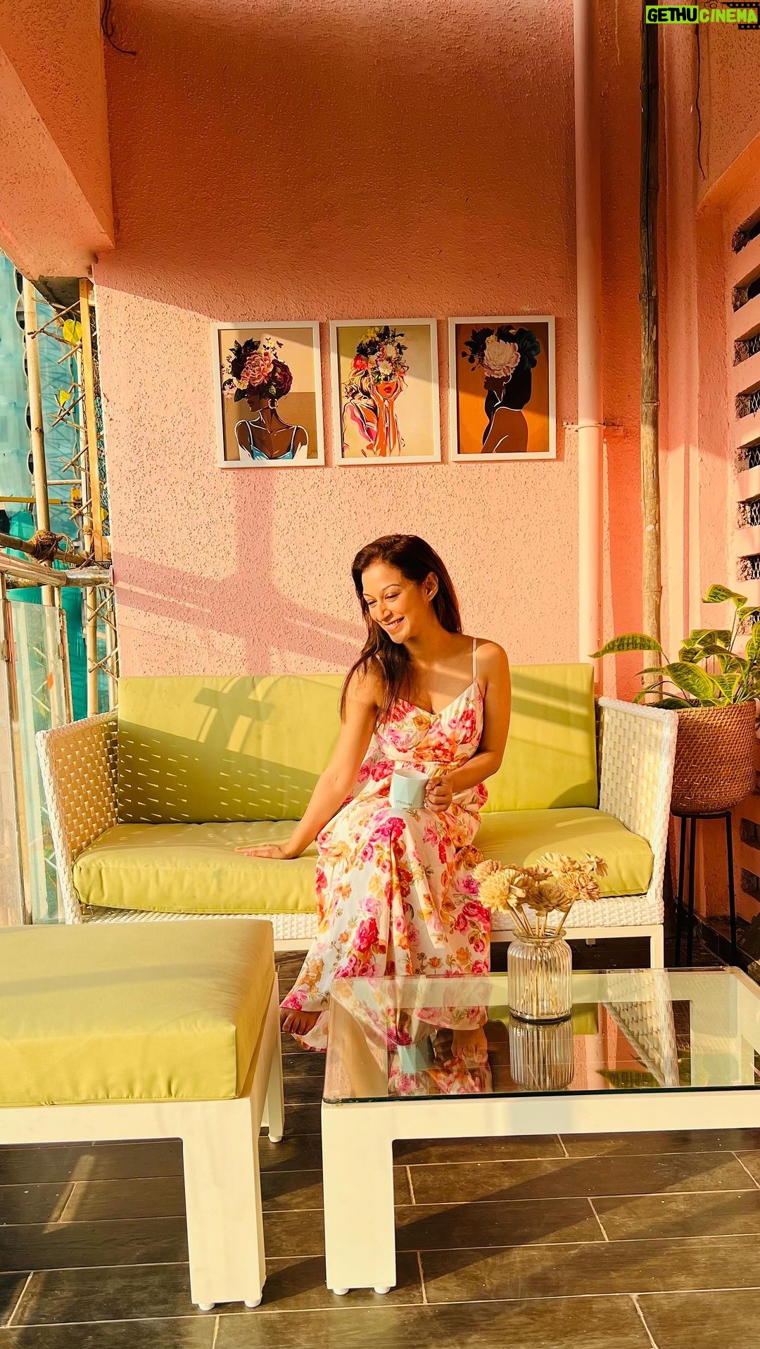 Sunayana Fozdar Instagram - My Balcony got a pretty Makeover with beautiful and functional furniture from @loomcraftsluxuryfurniture They are Vocal For Local 🇮🇳giving underprivileged women jobs !they have luxury designs and 10 years warranty!!! Cant wait to have sundowners at my balcony 🌅🍹 #outdoorfurniture #balconydecor #outdoorliving #outdoor #wickerfurniture