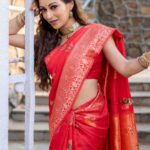 Sunayana Fozdar Instagram - उनकी चभ से दिखूँ मैं तो प्यारी ♥️ 📷- @portraitdeewana Makeup & Hair - @makeoverbysejalthakkar Jewelry - @sejalcreation23 Location - @theresortmumbai Team - @greenlight__media