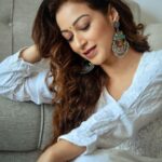 Sunayana Fozdar Instagram - Rafta rafta 🤍 . . . . . . . . 📷 @ibphotography27 Earrings @everstylishcom