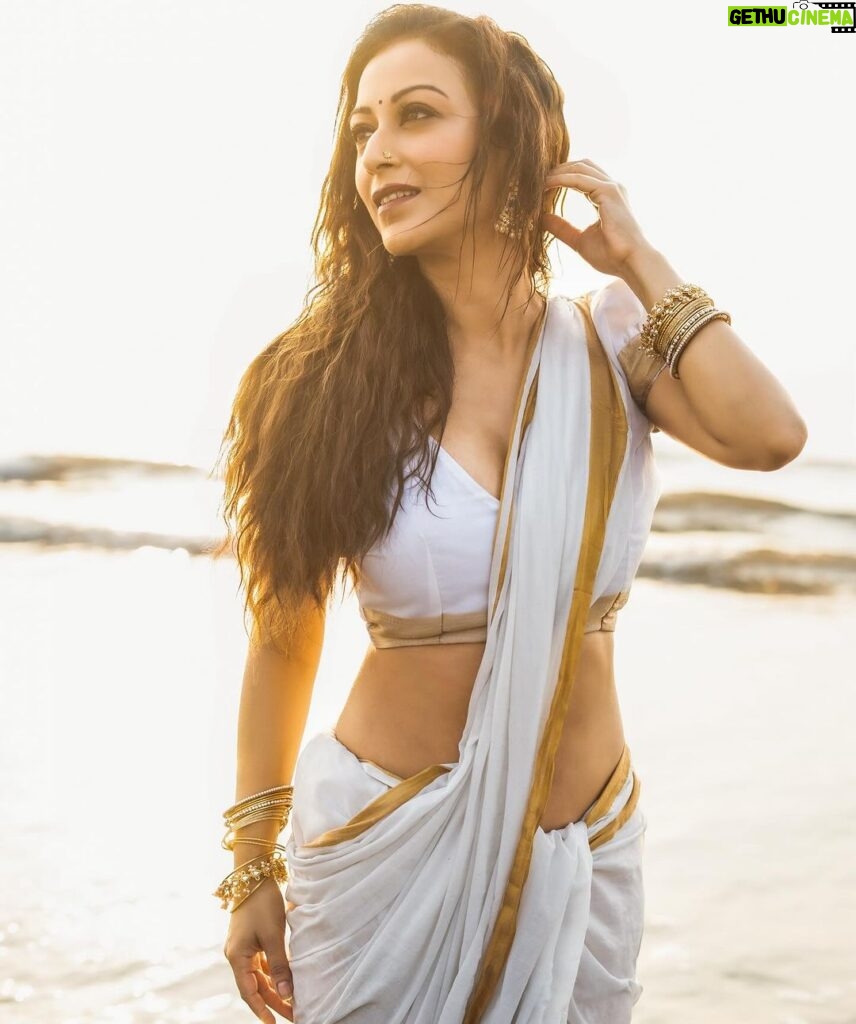 Sunayana Fozdar Instagram - Embracing the beauty of simplicity! 🌊✨ Honoring Women’s Day with the stunning actress, Sunayana Fozdar gracing our March special edition cover, draped in elegance! Here’s a little reminder on this special day that beauty isn’t always about the glitz and glam; it’s about embracing your authentic self, just like this simple white saree moment. Let’s cherish the beauty of simplicity together because being true to ourselves never goes out of style. Happy Women’s Day! 🤍✨ . . . . Stylist - @stylingcityy Photographer - @portraitdeewana Makeup & Hair - @makeoverbysejalthakkar Wearing - @readiprintfashions @indianweddingsaree Jewelry - @sejalcreation23 Team - @greenlight__media #sunayanafozdar #entitlemagazine #womensday #internationalwomensday