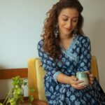 Sunayana Fozdar Instagram - Sunday ke Din puraane gaane wala post💙🎶 . . . . . 📷 @ibtraditionalphotography Wearing @pukhya.jaipur Pr @maverick.communication01