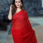 Sunayana Fozdar Instagram - Your View is better than mine 😌♥️ #februarylove 📷 - @sk_.click Stylist - @purvabansal5 Outfit - @kalighataindia Jewellery- @joulesbyradhika Team - @greenlight__media