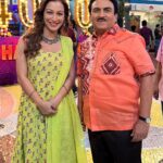 Sunayana Fozdar Instagram - Grateful ,Thankful and Humbled✨🙏#taarakmehtakaooltahchashmah @taarakmehtakaooltahchashmahnfp Completing 4000 Episodes !!!fortunate to be a part of this Journey of winning hearts and making people smile 🫶🥰 Wishes and Love to the Entire Team to all who have contributed in this Journey 🧿 And to our ever Loyal,Loving audience who’ve Loved us like family 🙏