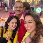 Sunayana Fozdar Instagram - Grateful ,Thankful and Humbled✨🙏#taarakmehtakaooltahchashmah @taarakmehtakaooltahchashmahnfp Completing 4000 Episodes !!!fortunate to be a part of this Journey of winning hearts and making people smile 🫶🥰 Wishes and Love to the Entire Team to all who have contributed in this Journey 🧿 And to our ever Loyal,Loving audience who’ve Loved us like family 🙏