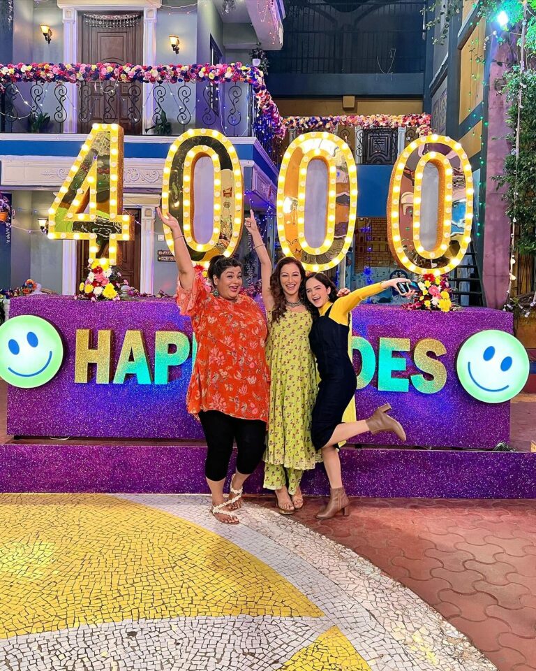 Sunayana Fozdar Instagram - Grateful ,Thankful and Humbled✨🙏#taarakmehtakaooltahchashmah @taarakmehtakaooltahchashmahnfp Completing 4000 Episodes !!!fortunate to be a part of this Journey of winning hearts and making people smile 🫶🥰 Wishes and Love to the Entire Team to all who have contributed in this Journey 🧿 And to our ever Loyal,Loving audience who’ve Loved us like family 🙏