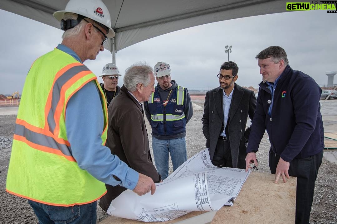 Sundar Pichai Instagram - Hi from Clarksville/Montgomery County in Tennessee! We broke ground on a new data center here today as part of our plan to open and grow our offices & data centers in 14 states across the country. Clarksville, Tennessee
