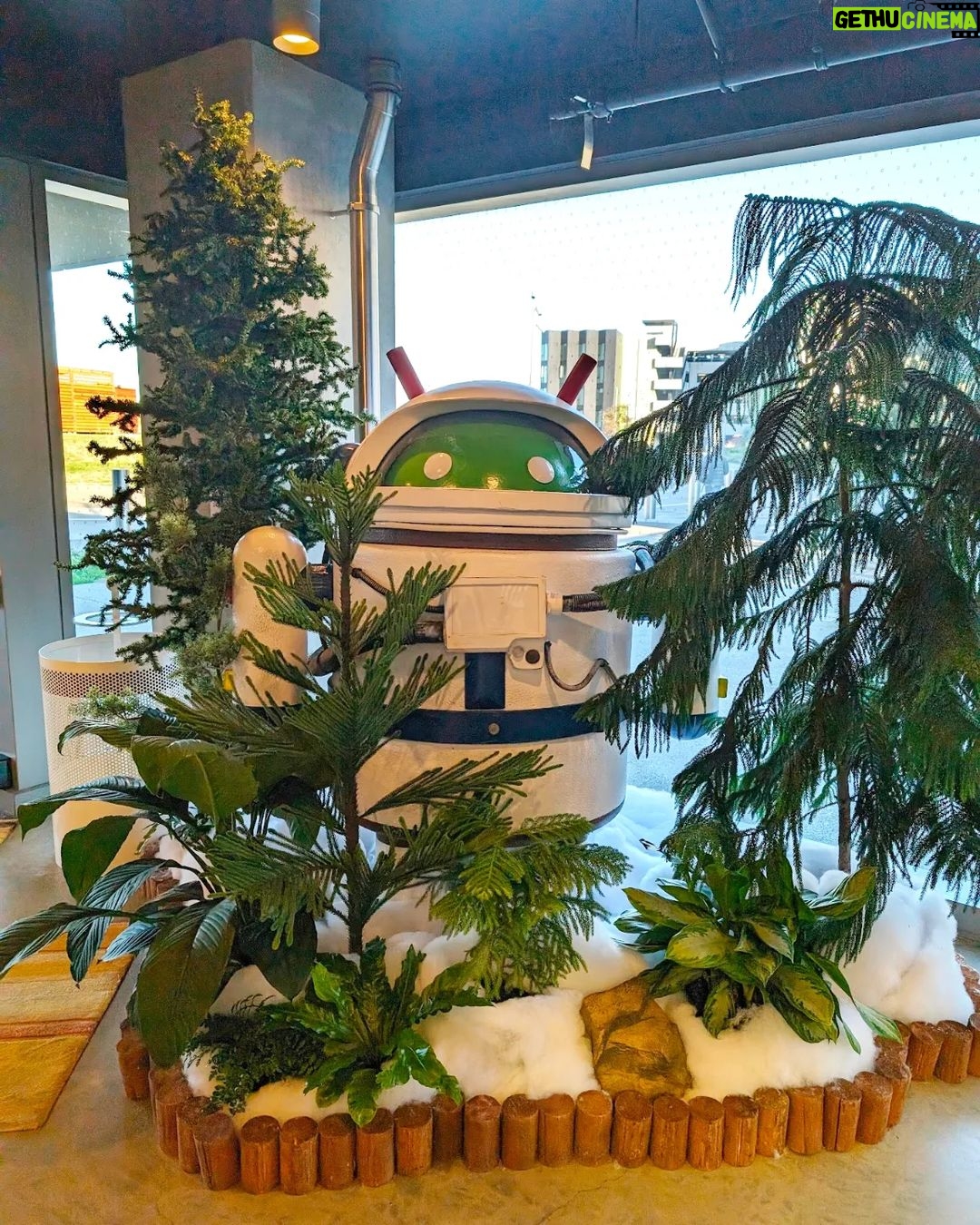Sundar Pichai Instagram - Merry Christmas to everyone who celebrates. Wishing you a joyful holiday, whether you’re spending it in a winter wonderland or just enjoying the day with friends and family.