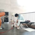Sung Hoon Instagram - 어느 깊은 가을 밤 잠에서 깨어난 제자가 울고 있었다. 그 모습을 본 스승이 기이하게 여겨 제자에게 물었다. ​ "무서운 꿈을 꾸었느냐?" "아닙니다. 달콤한 꿈을 꾸었습니다." ​ "그런데 왜 그리 슬피 우느냐?" 제자는 눈물을 닦아내며 나지막히 말했다. ​ "그 꿈은 이루어질 수 없기 때문입니다." 라방.....
