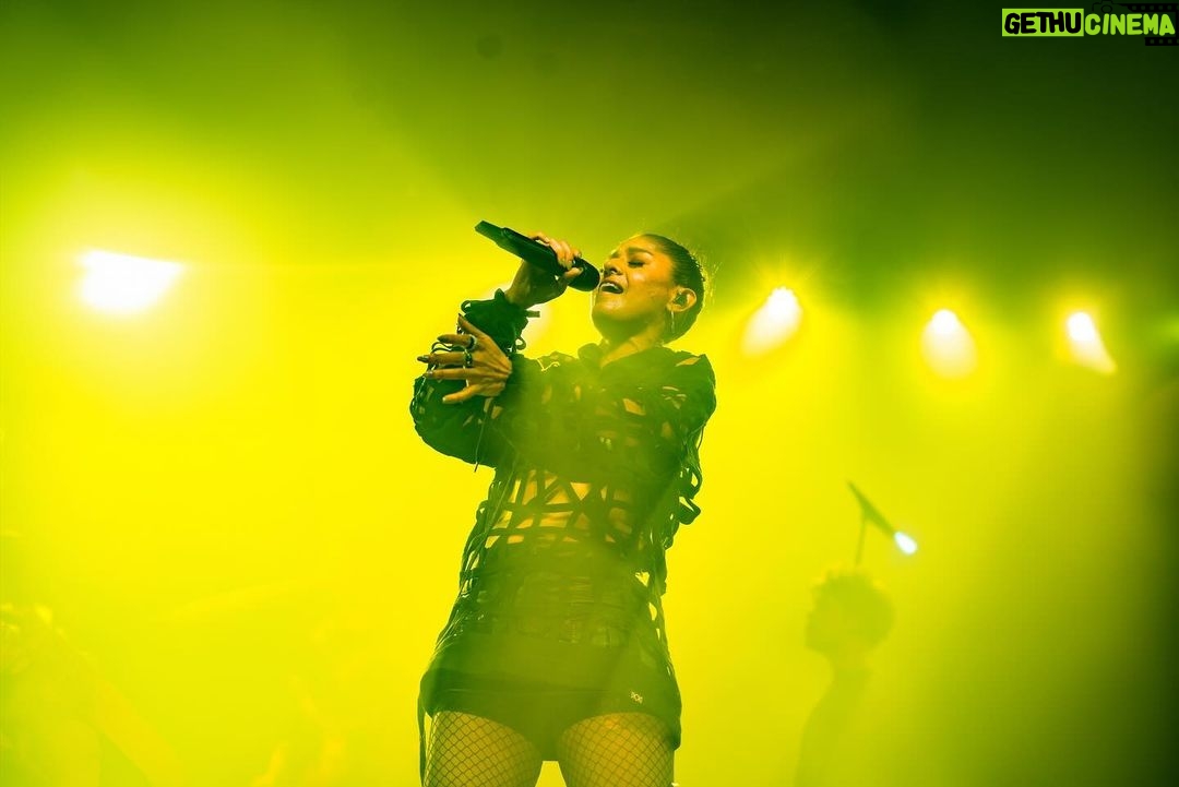 Sunidhi Chauhan Instagram - FYI @spotifyindia Mumbai Styled by @saumyathakur #styledbysaums In Hoodie @houseofdk Bralette @shopmixt.in @nykaafashion Boots @_delize_ Style Asst. @pareenaaahhh #spotifywrapped #sunidhi #sunidhilive #explore Mumbai - मुंबई